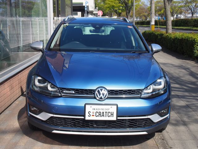 VOLKSWAGEN GOLF Alltrack