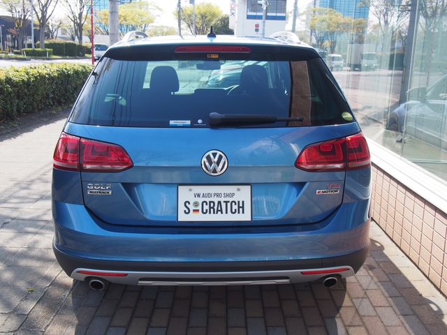 VOLKSWAGEN GOLF Alltrack