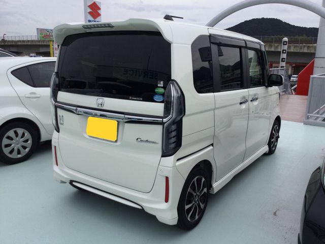 N BOX CUSTOM
