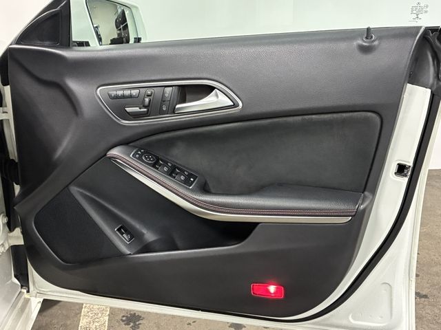 MERCEDES BENZ CLA Shooting Brake