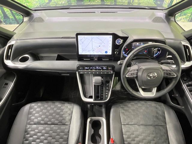 VOXY HYBRID