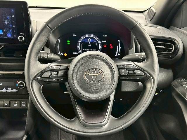 YARIS CROSS