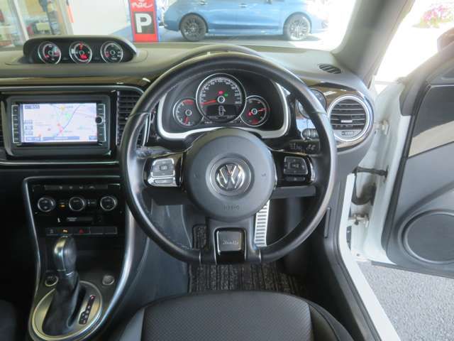 VOLKSWAGEN The BEETLE