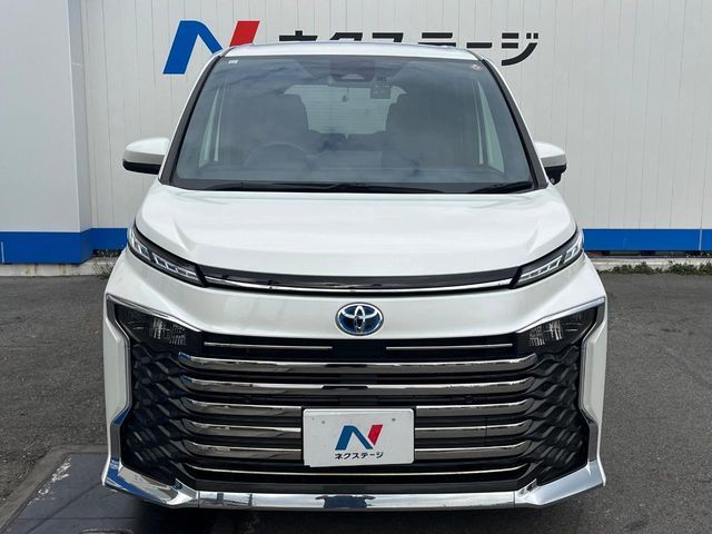 VOXY HYBRID