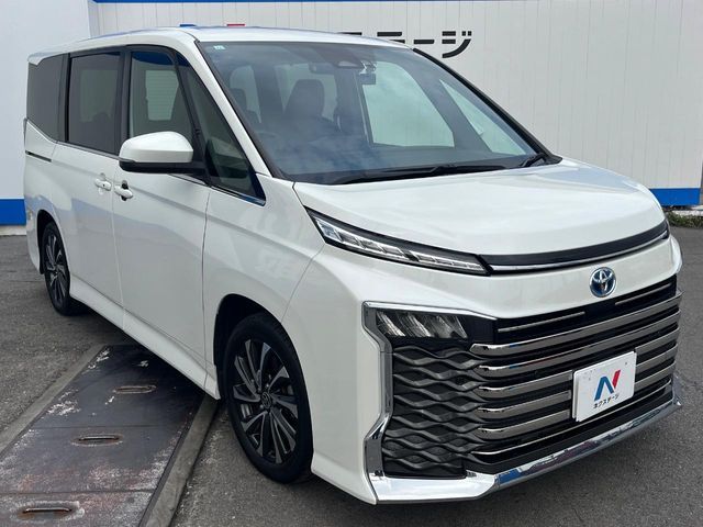 VOXY HYBRID
