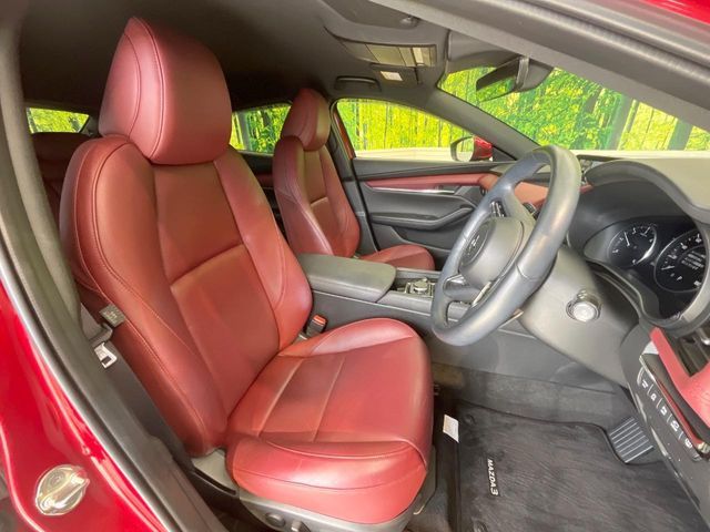 MAZDA3 FASTBACK