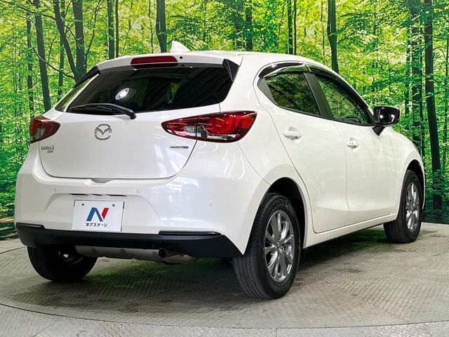 MAZDA2