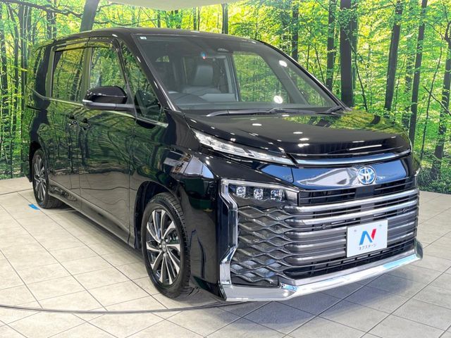 VOXY HYBRID