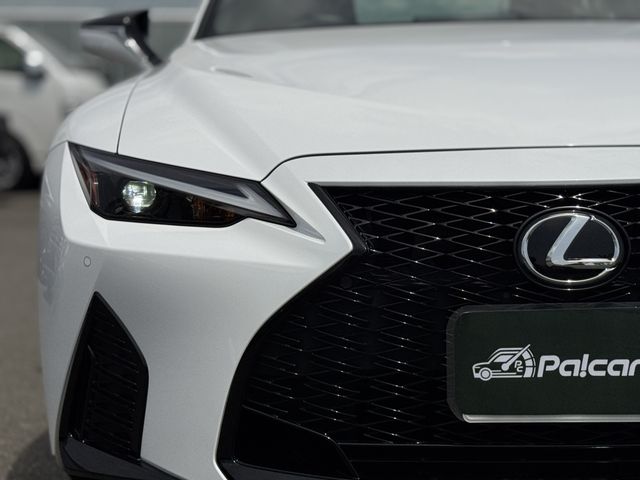 LEXUS IS300
