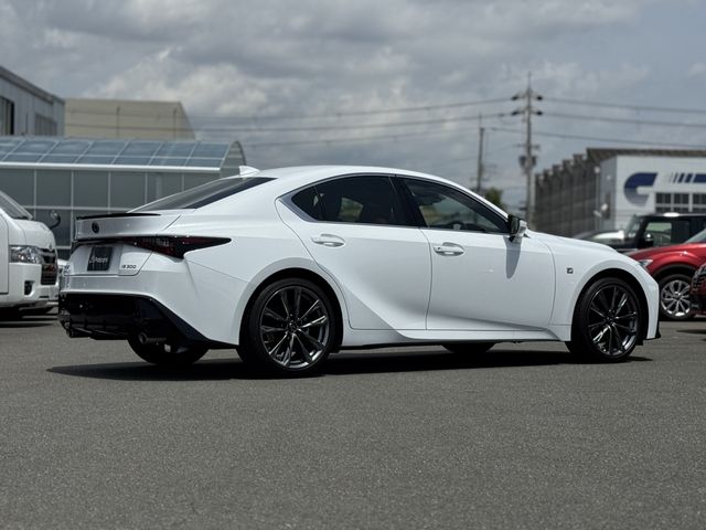 LEXUS IS300