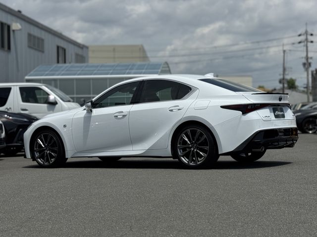 LEXUS IS300
