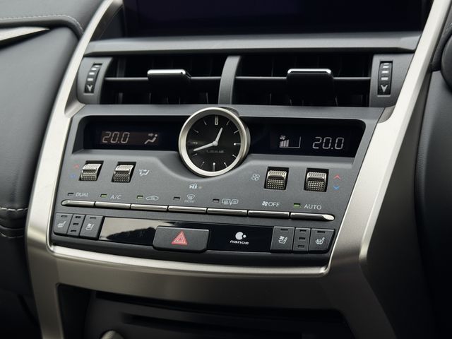 LEXUS NX300h