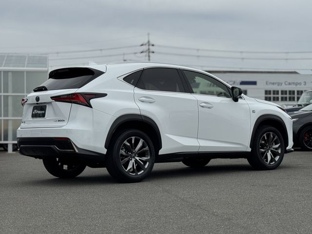 LEXUS NX300h