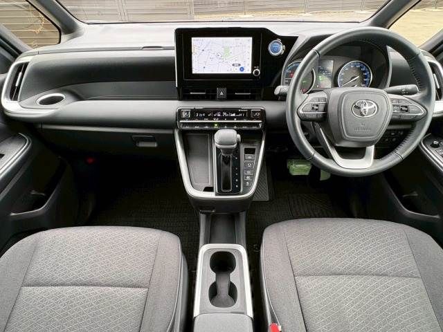 VOXY HYBRID