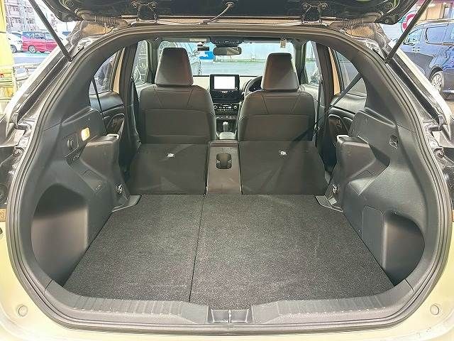 YARIS CROSS