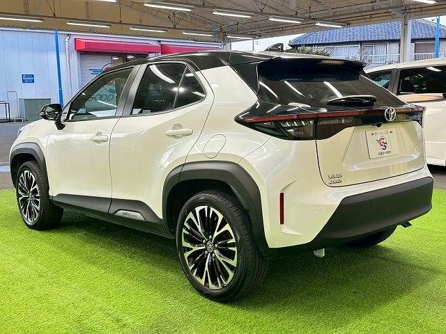 YARIS CROSS