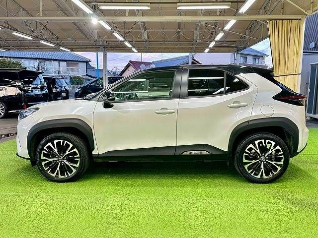 YARIS CROSS