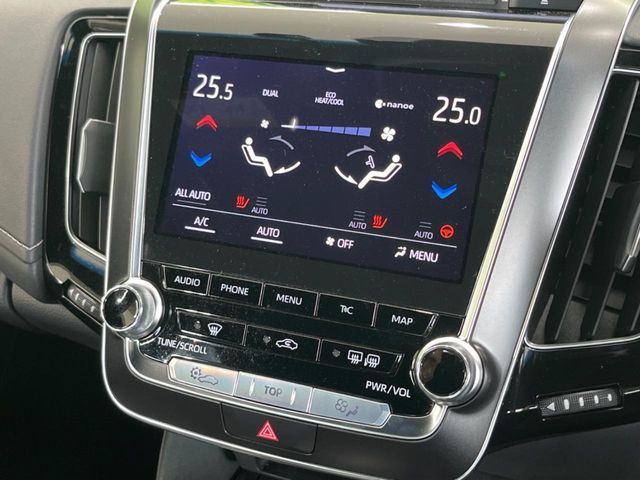 CROWN sedan hybrid