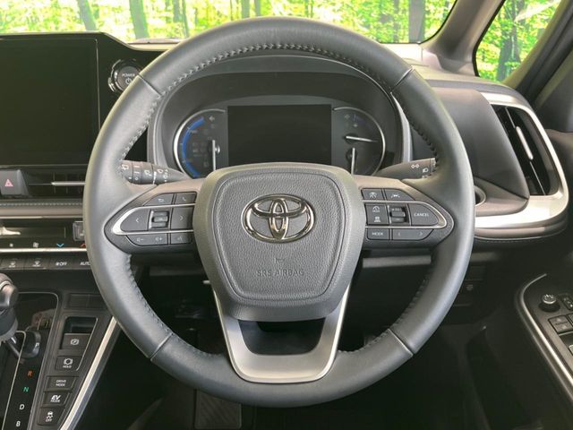 VOXY HYBRID