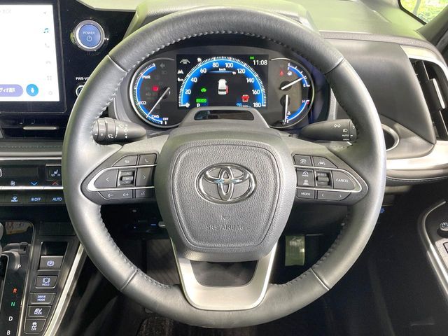 VOXY HYBRID