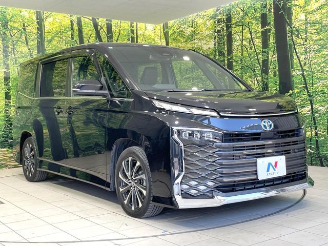 VOXY HYBRID