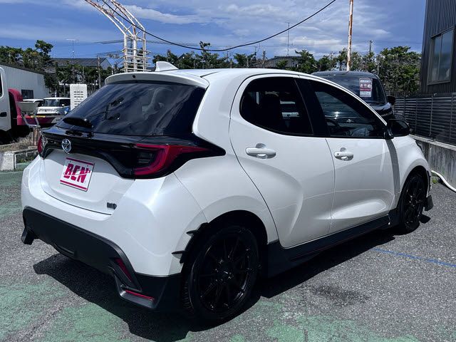 YARIS HYBRID