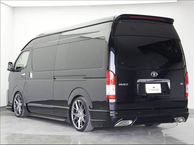 HIACE COMMUTER