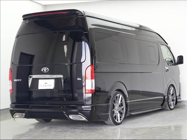 HIACE COMMUTER