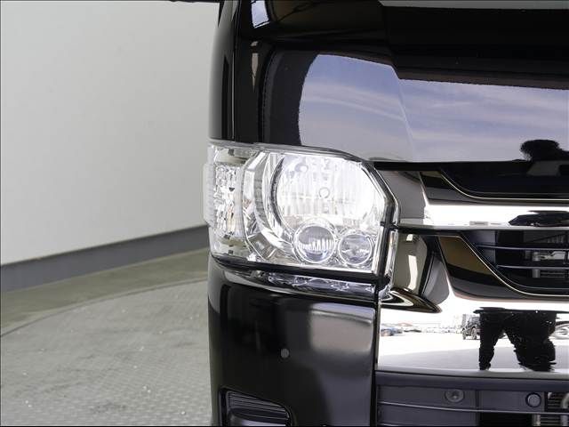 HIACE COMMUTER