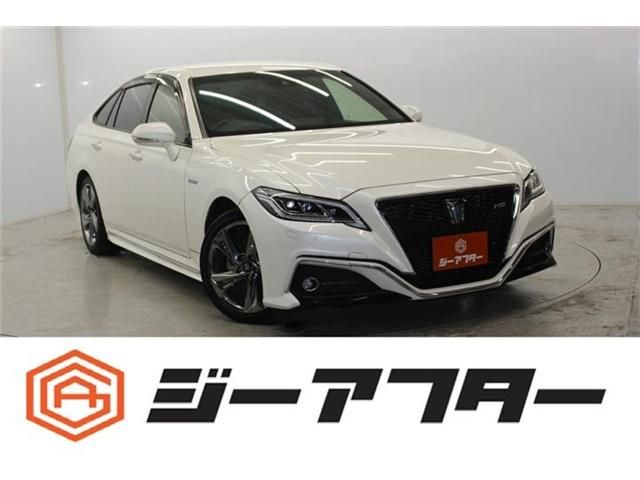 CROWN sedan hybrid