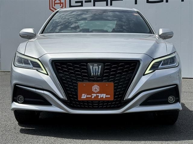 CROWN sedan hybrid 4WD