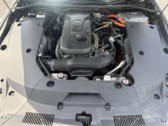 CROWN sedan hybrid 4WD