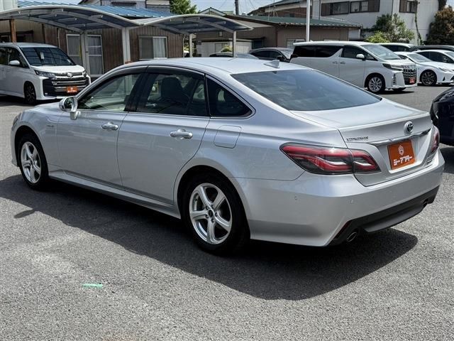 CROWN sedan hybrid 4WD