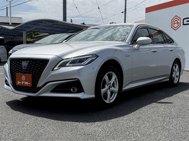 CROWN sedan hybrid 4WD