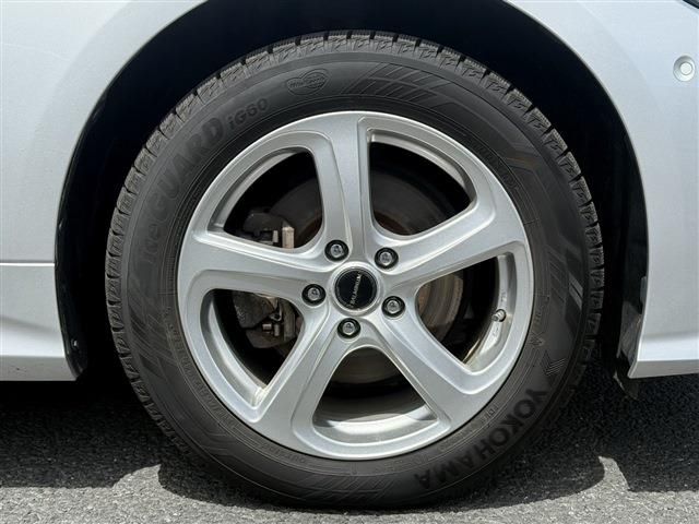 CROWN sedan hybrid 4WD