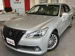 CROWN sedan hybrid