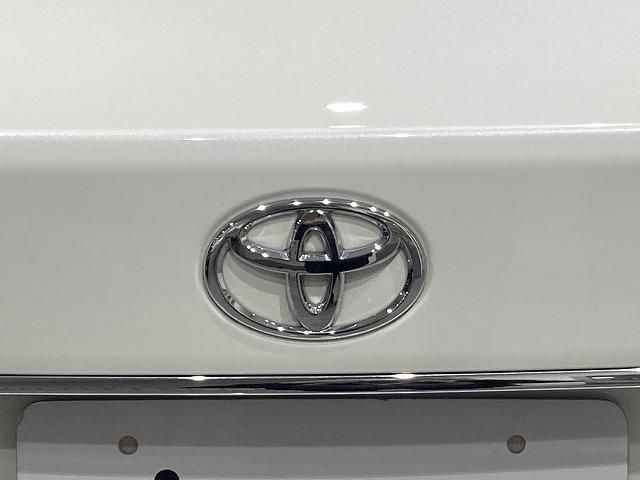 CROWN sedan
