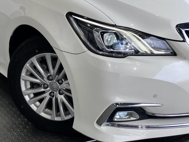 CROWN sedan hybrid