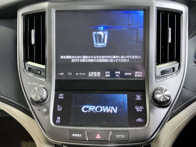 CROWN sedan hybrid