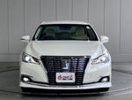 CROWN sedan hybrid