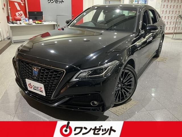CROWN sedan hybrid