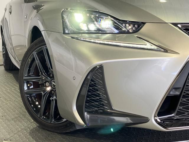 LEXUS IS300h