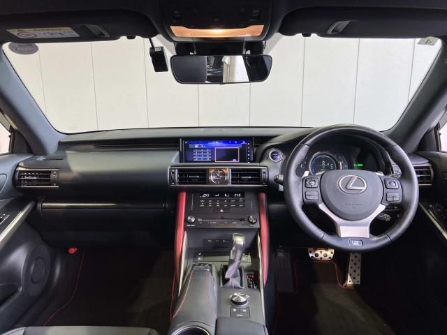 LEXUS IS300h