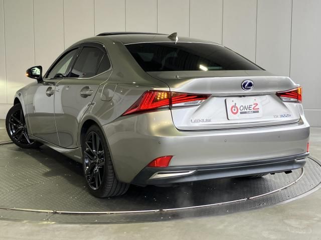LEXUS IS300h