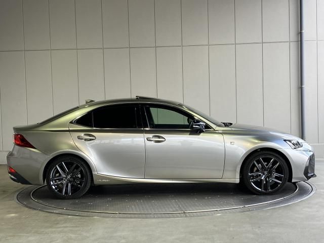 LEXUS IS300h