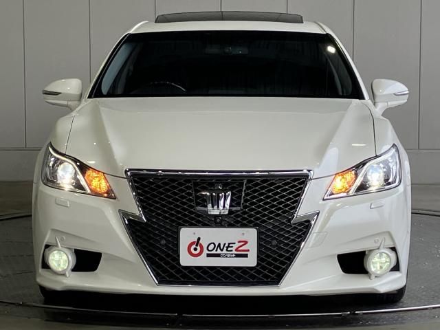 CROWN sedan