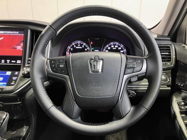 CROWN sedan