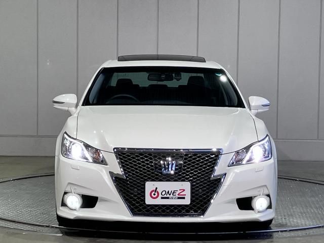 CROWN sedan