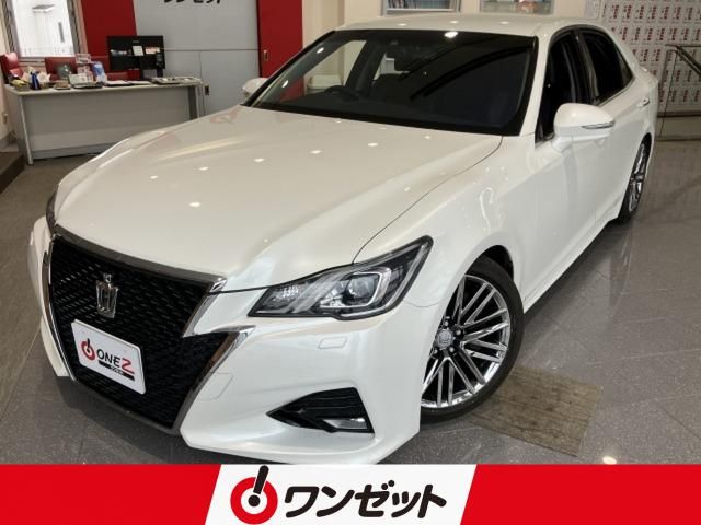 CROWN sedan