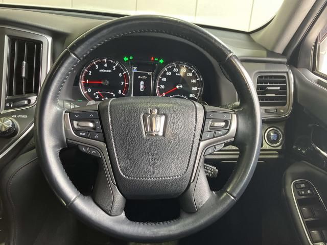 CROWN sedan